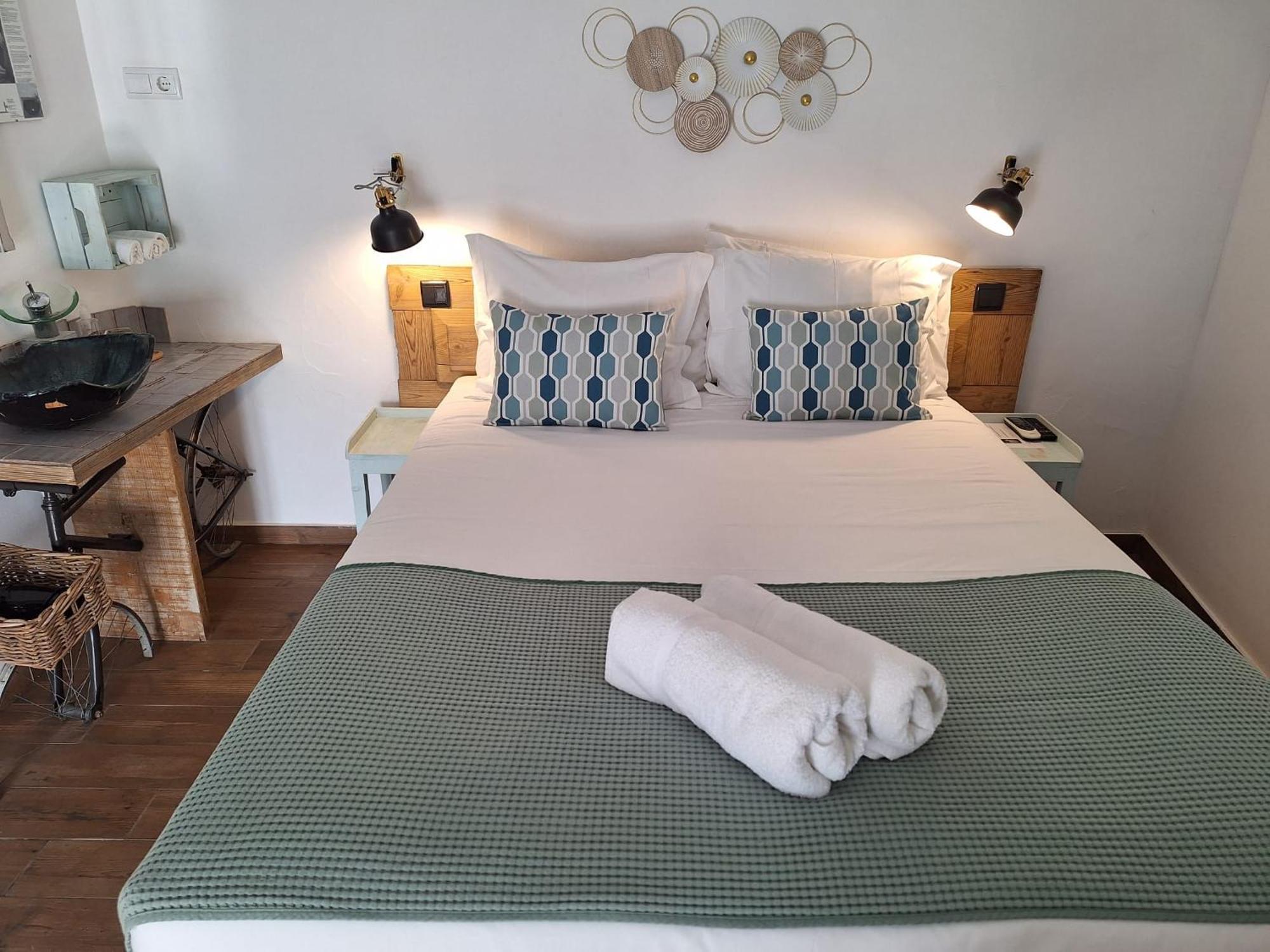 Lovin Book Guesthouse Óbidos Екстериор снимка