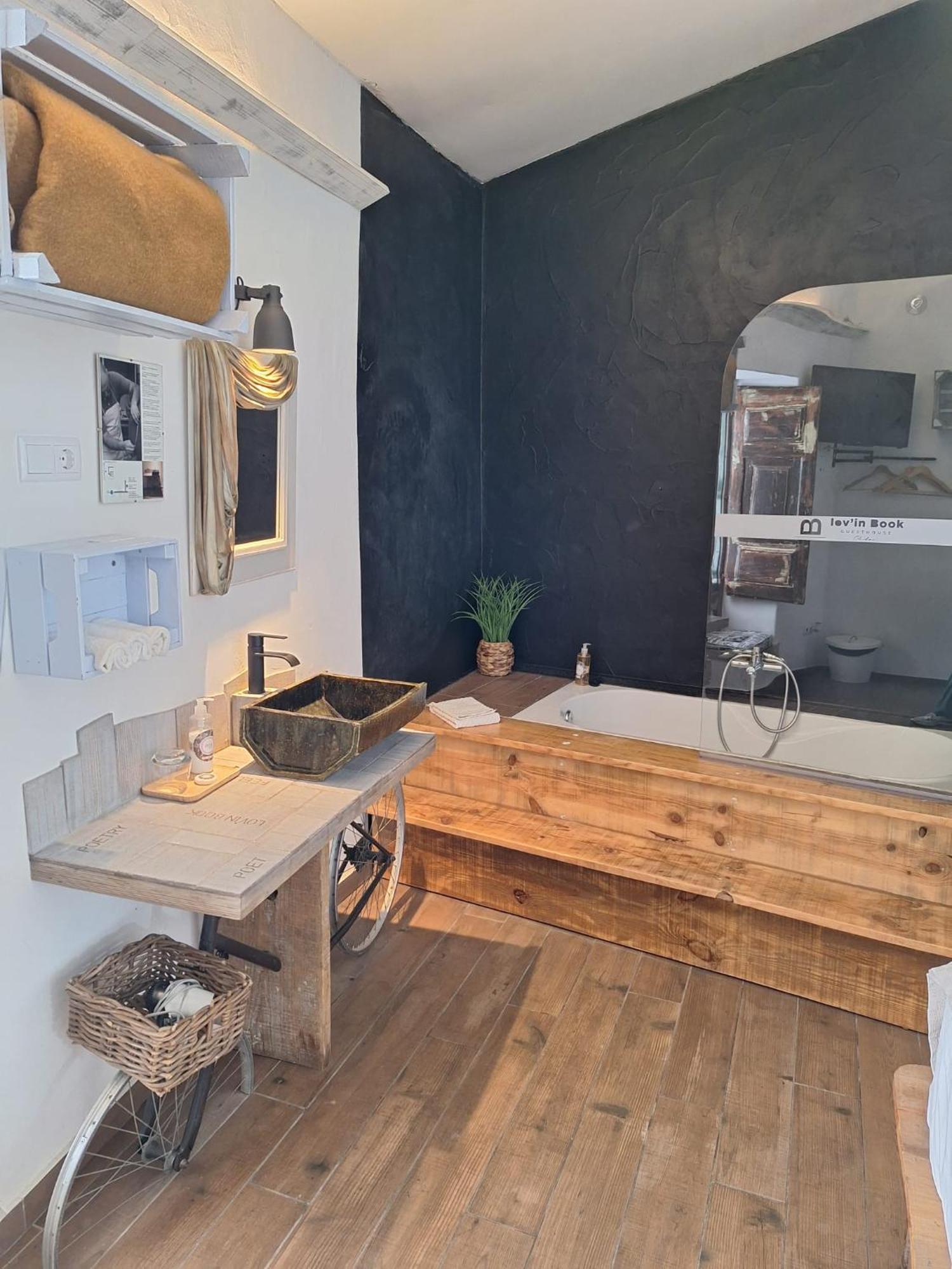 Lovin Book Guesthouse Óbidos Екстериор снимка
