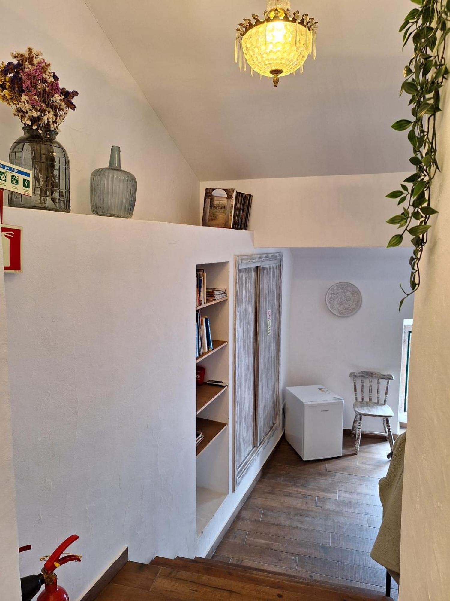 Lovin Book Guesthouse Óbidos Екстериор снимка
